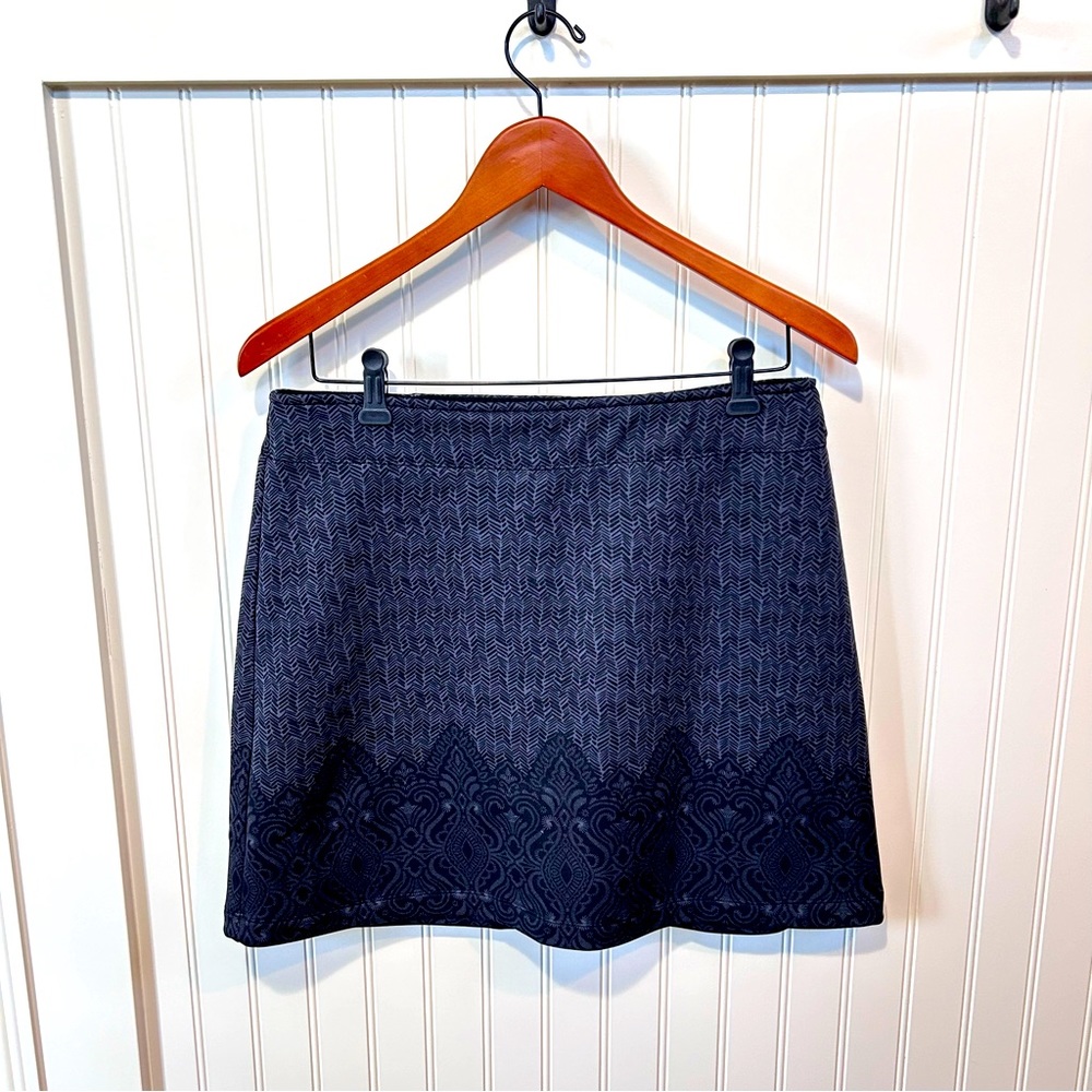 Athleta Skirt Womens Small Black Gray Printed Scuba Fleece Lined Mini Pull on